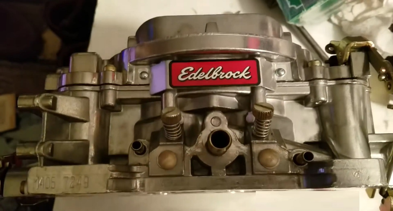 Edelbrock 1406 Performer 600 CFM Square Bore 4