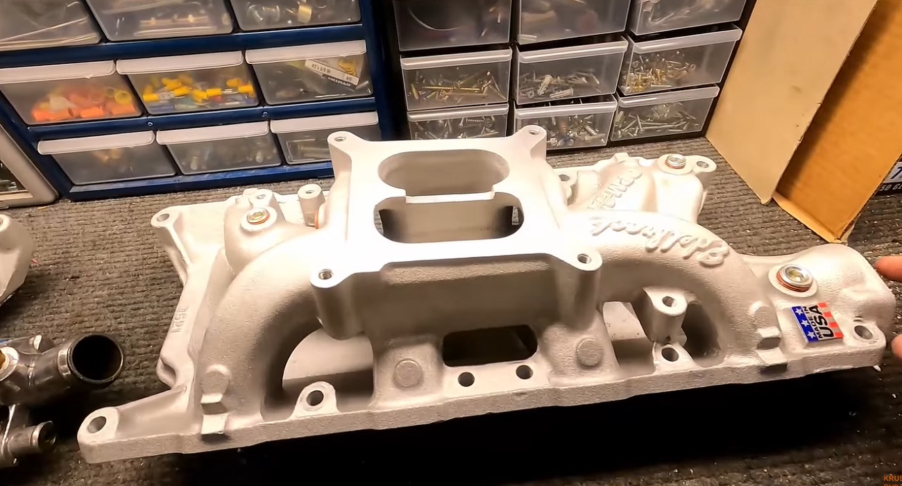 Edelbrock 7501 Performer Intake Manifold