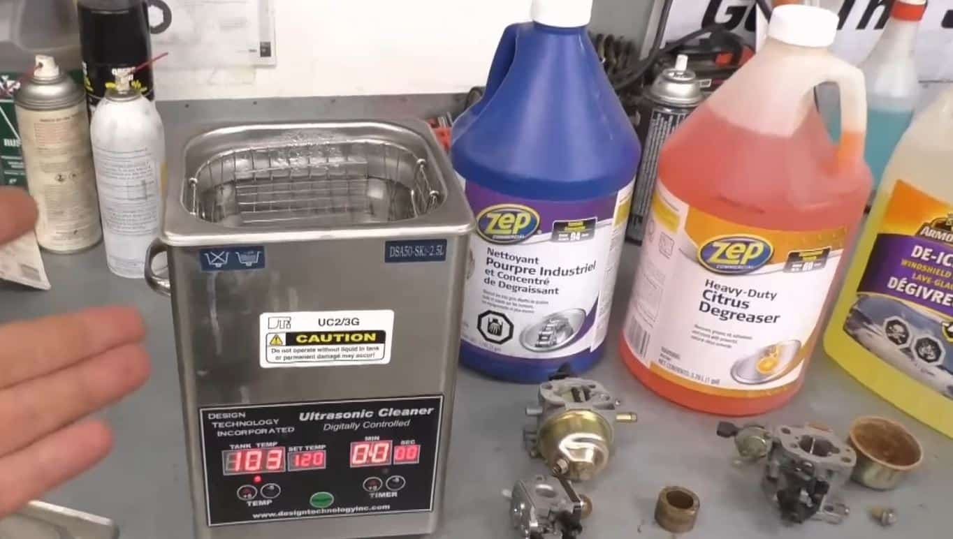 Carburetor Cleaner cleaning solution